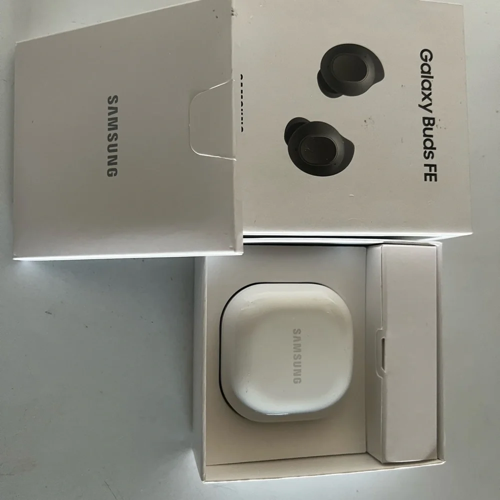 Samsung Galaxy Buds FE - Black New Open the Box